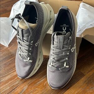 On Running Men's Cloudsurfer Max sz 11 NWT